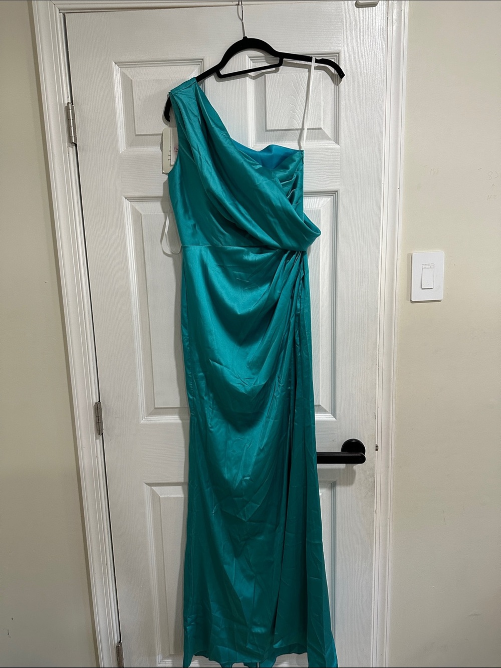 Elegant One-Shoulder Evening Dress